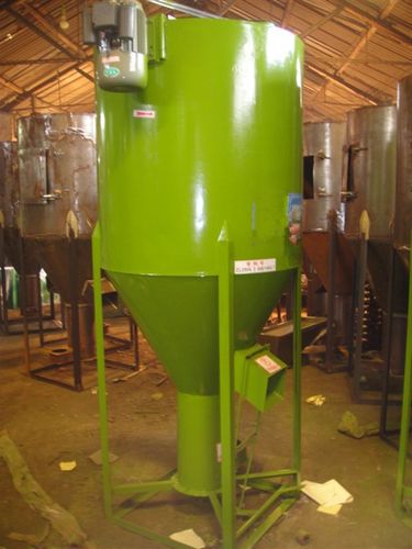 供应玉米饲料搅拌机 立式多功能混合机 厂家定做立式搅拌机